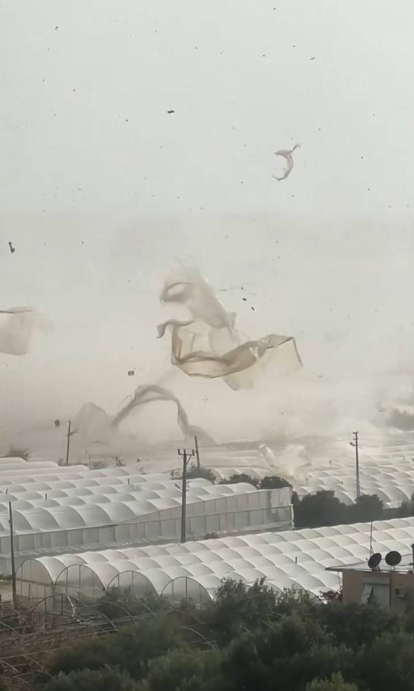 Seralar hayalet gibi uçtu! Pencereden bakan Antalyalılar gözlerine inanamadı - Resim: 20